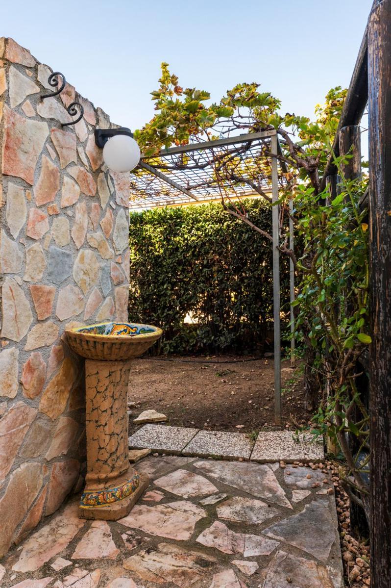 Villa Plumeria كامبوفيليتْشّي دي روتْشّي المظهر الخارجي الصورة